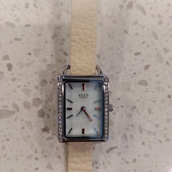 Stella and Dot watch with 2 charms - Picture 1 of 4